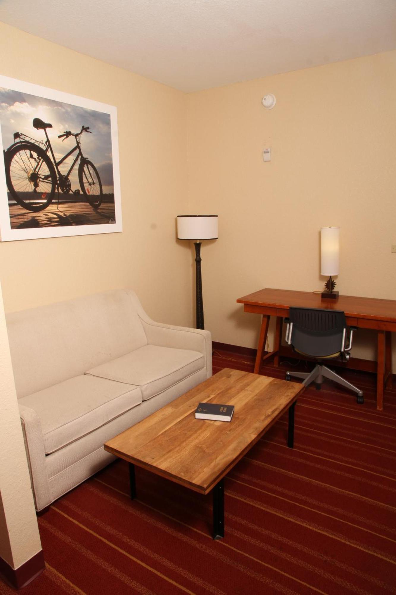 Days Inn By Wyndham Semmes Мобил Экстерьер фото