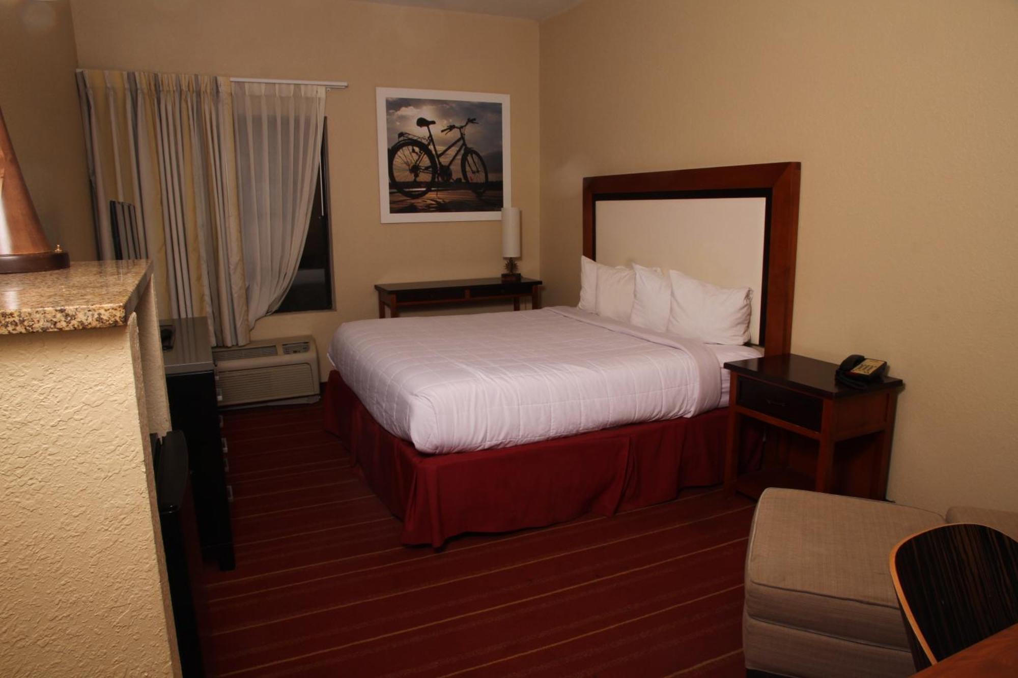 Days Inn By Wyndham Semmes Мобил Экстерьер фото