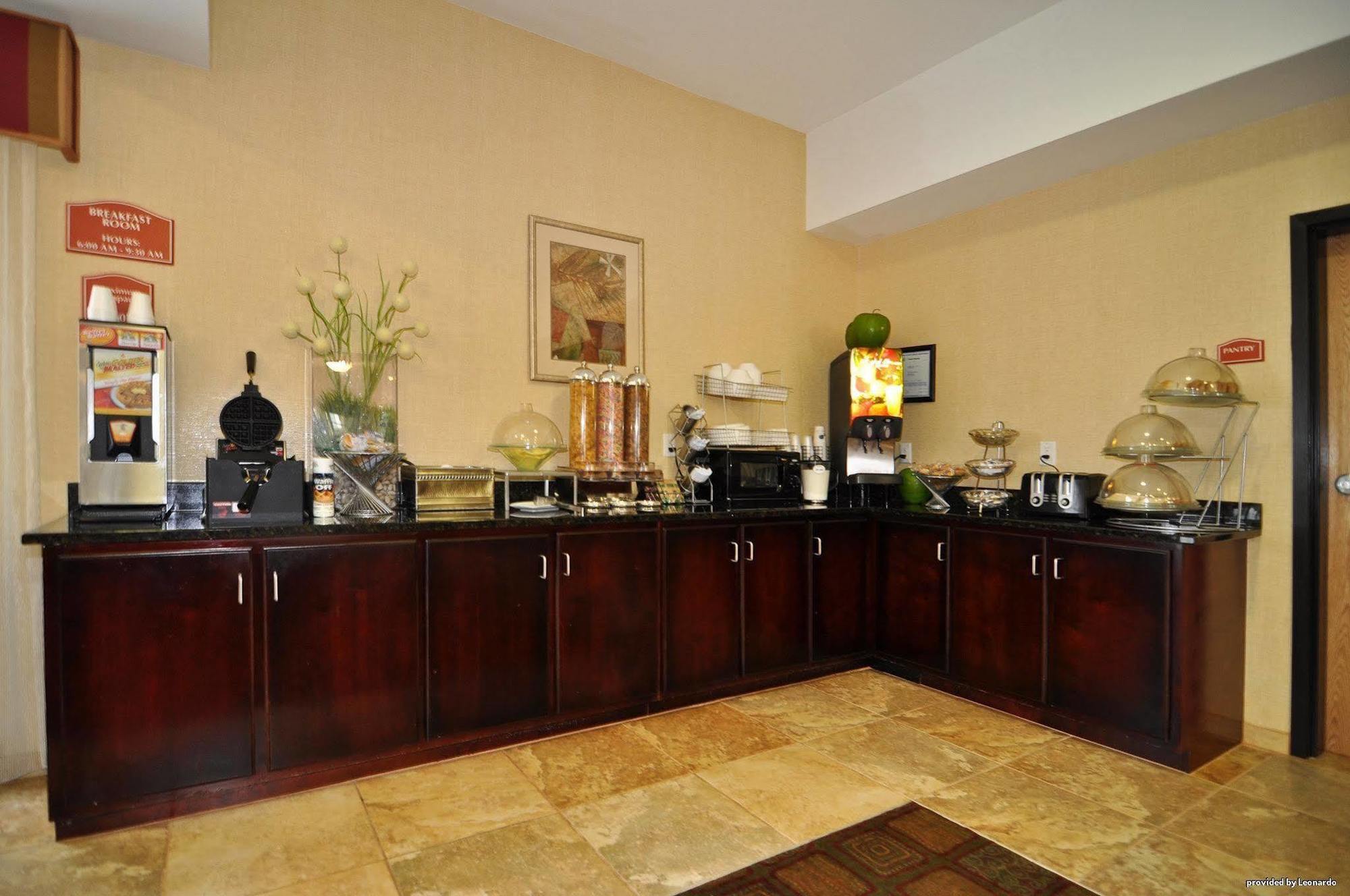 Days Inn By Wyndham Semmes Мобил Ресторан фото